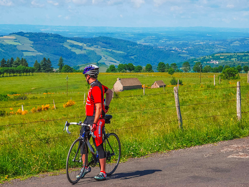 Vélo à travers l'Aubrac et ses vallées